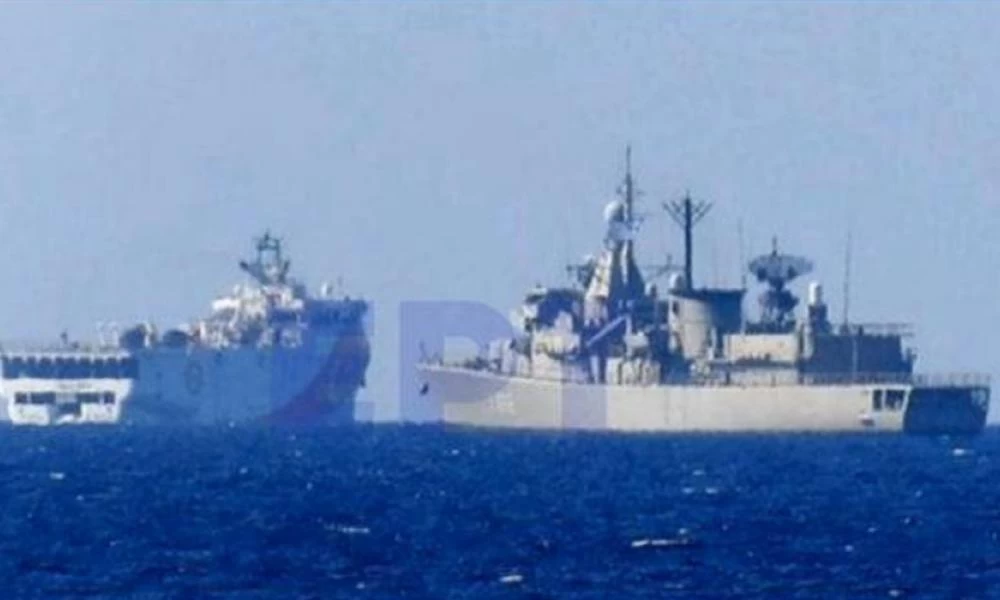 Εικόνα-ντοκουμέντο: Ελληνική ''φρεγάτα'' έχει ''εγκλωβίσει'' το Oruc Reis